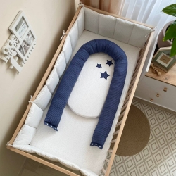 Protecție pentru somn - Cuib pentru bebeluși Baby Nest, model steluțe, culoare albastru vafe